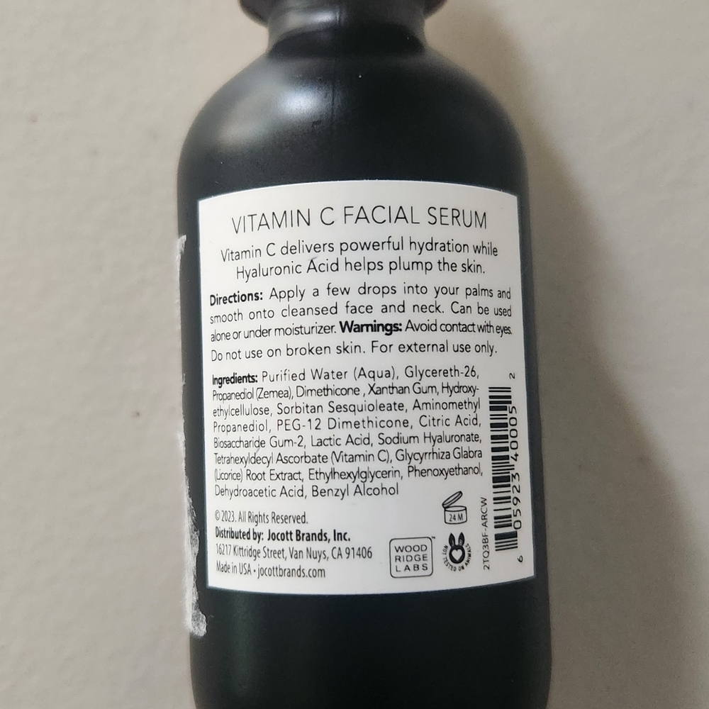 Pearlessence Vitamin C and Hyaluronic Acid Brightening Facial Serum - Picture 3 of 3